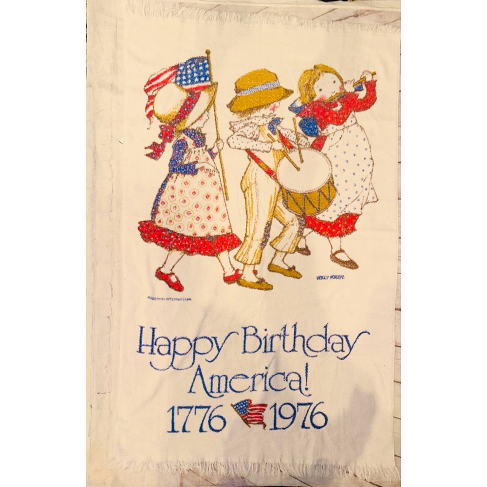 Pristine Vintage 1976 Holly Hobbie Happy Birthday America Fringed Beach Towel